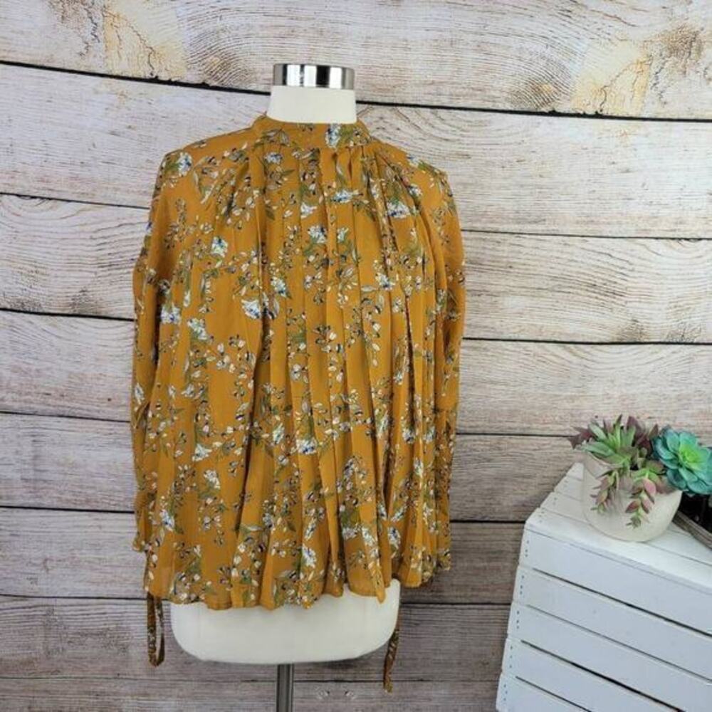 Kensie High Neck Pleated Floral‎ Tan Tie Cuff Lined Blouse Size Small